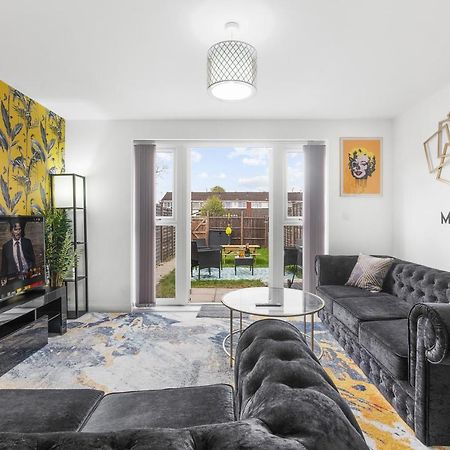 Luxury 2 Bed House City Centre ✘ Bbq & Garden ☆ Family Friendly→ Swingball & Outdoor Furniture - Free Parking → With 50 Inch Smart Tv, Free Netflix & Wifi ✘ Comfy Seating Area - By Maevela Birmingam Exterior foto