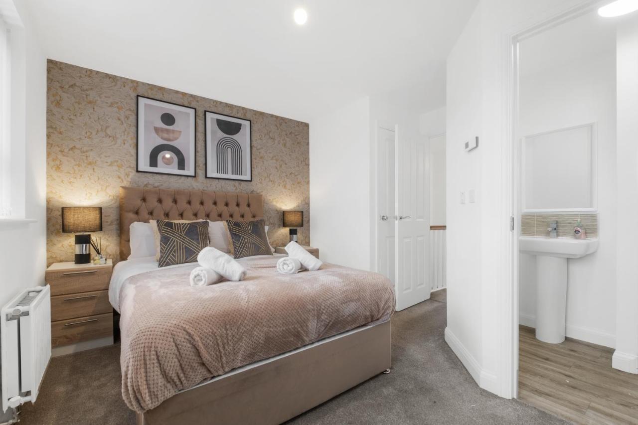 Luxury 2 Bed House City Centre ✘ Bbq & Garden ☆ Family Friendly→ Swingball & Outdoor Furniture - Free Parking → With 50 Inch Smart Tv, Free Netflix & Wifi ✘ Comfy Seating Area - By Maevela Birmingam Exterior foto