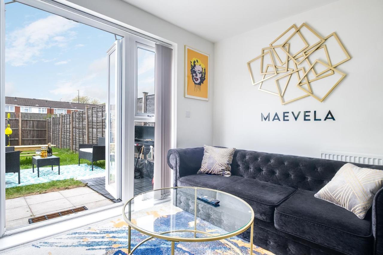 Luxury 2 Bed House City Centre ✘ Bbq & Garden ☆ Family Friendly→ Swingball & Outdoor Furniture - Free Parking → With 50 Inch Smart Tv, Free Netflix & Wifi ✘ Comfy Seating Area - By Maevela Birmingam Exterior foto